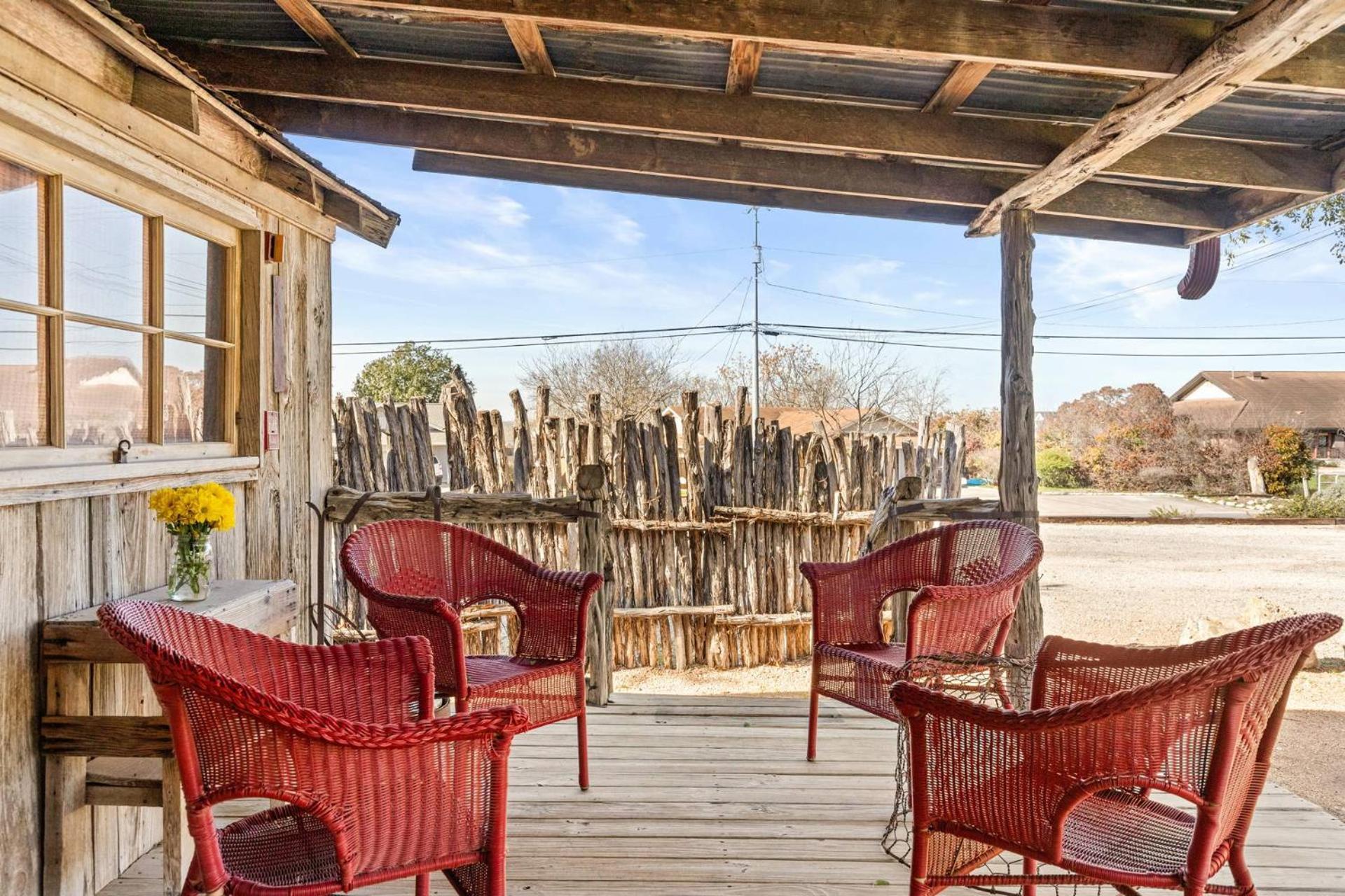 #6 The Root Cellar At Garrison In Gruene Villa Ню Браунфелс Екстериор снимка