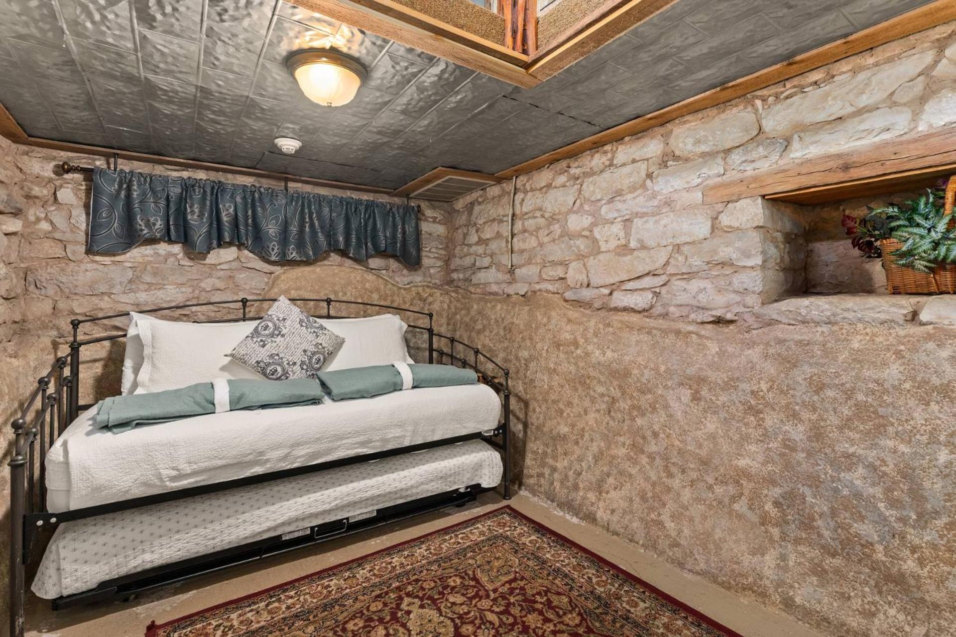 #6 The Root Cellar At Garrison In Gruene Villa Ню Браунфелс Екстериор снимка